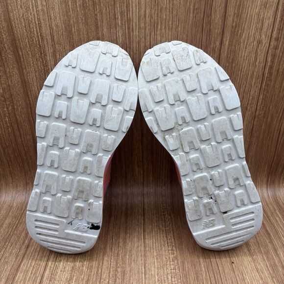 New Balance shoes 57/40 Exclusive “Valentine’s Day” W5740VDA Size 9 B Sneakers - Picture 6 of 9